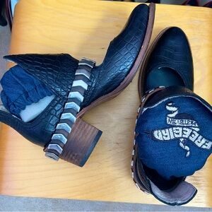 Freebird Blade Booties, New- no tags